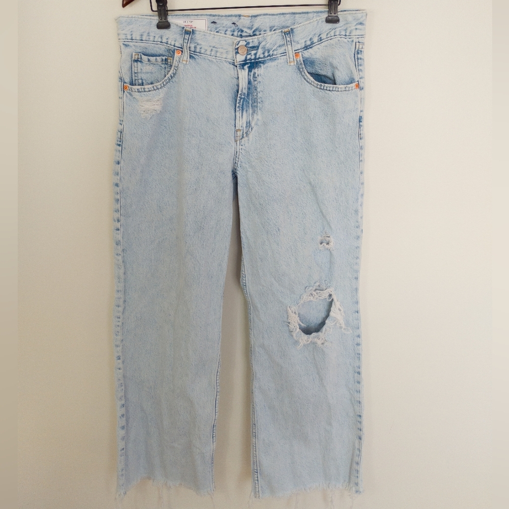 GAP Low Rise Stride Wide Leg Distressed Jeans Light Bleached Destroy 30P